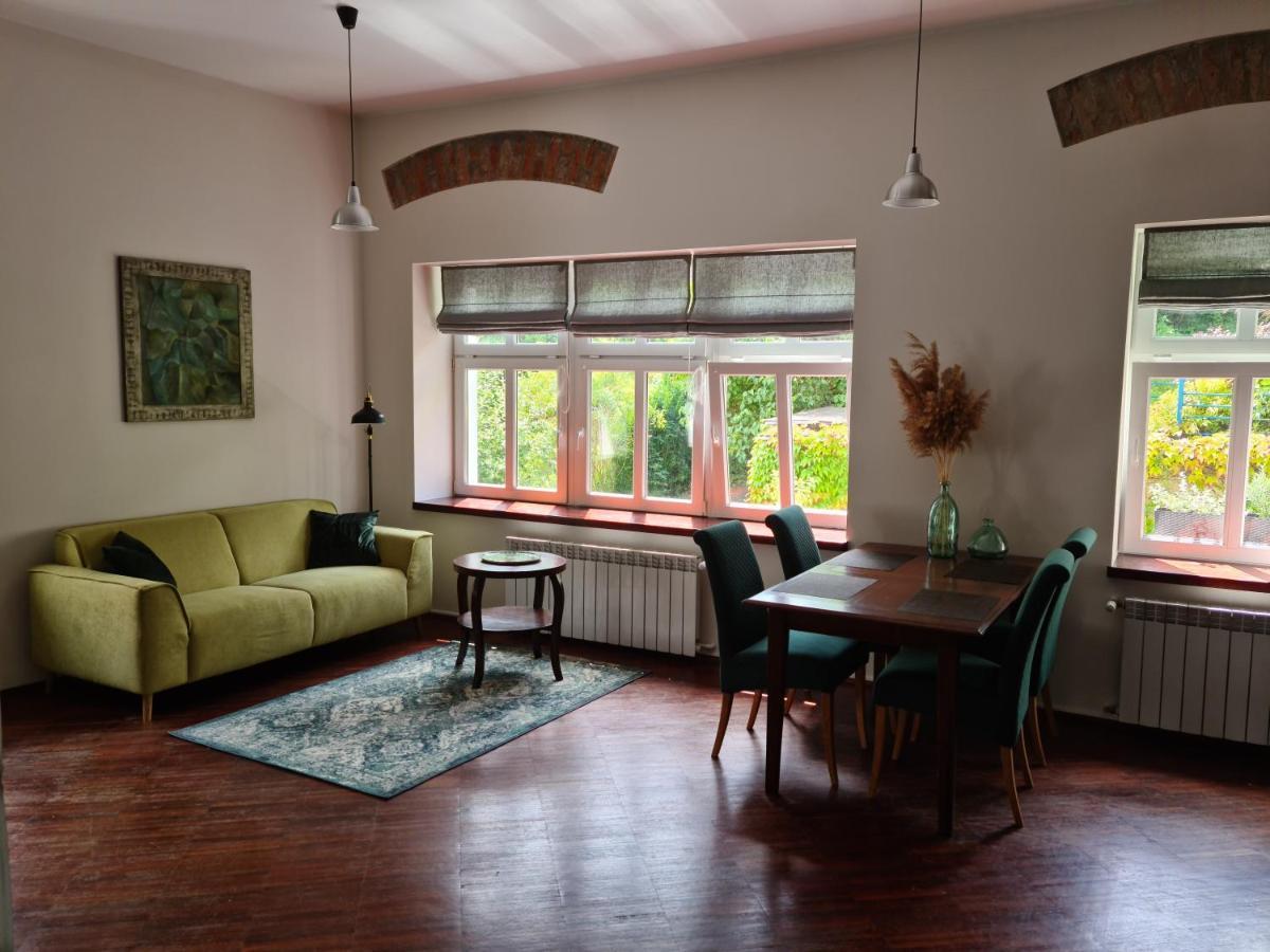 Apartament W Starej Szkole Apartment Srebrna Góra Exterior foto